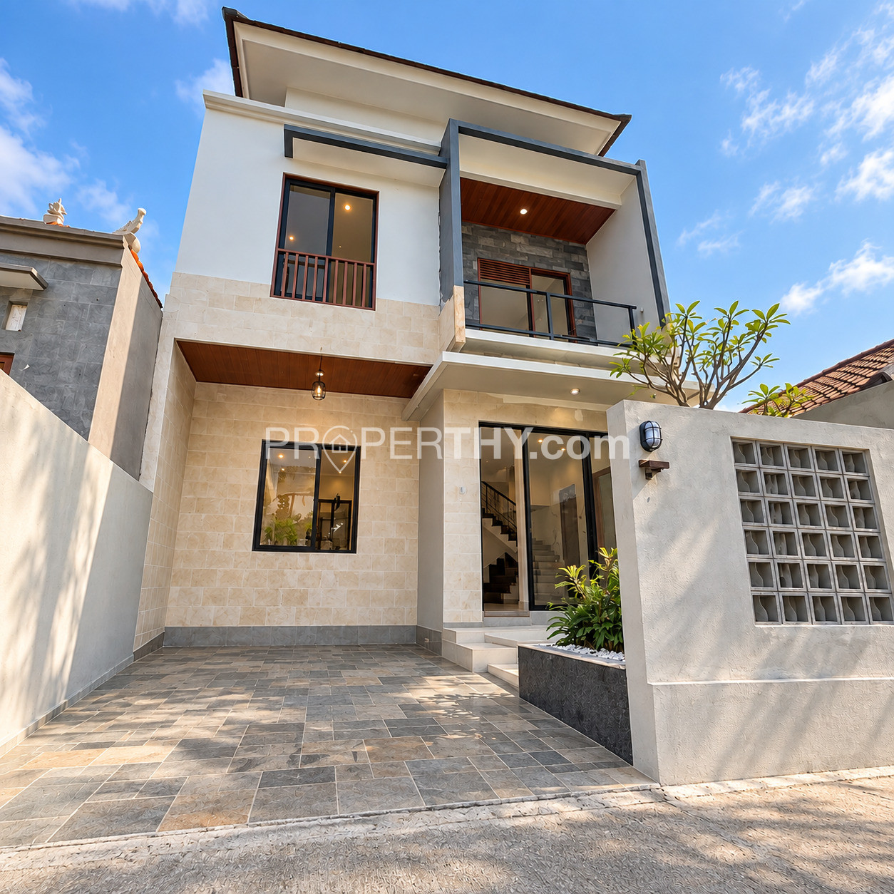 Dijual Rumah Exclusive dengan Kualitas Premium di Dalung Kuta Utara 3 Kamar Tidur, Free Pajak, Free Notaris dan Biaya Balik Nama | PRPB106