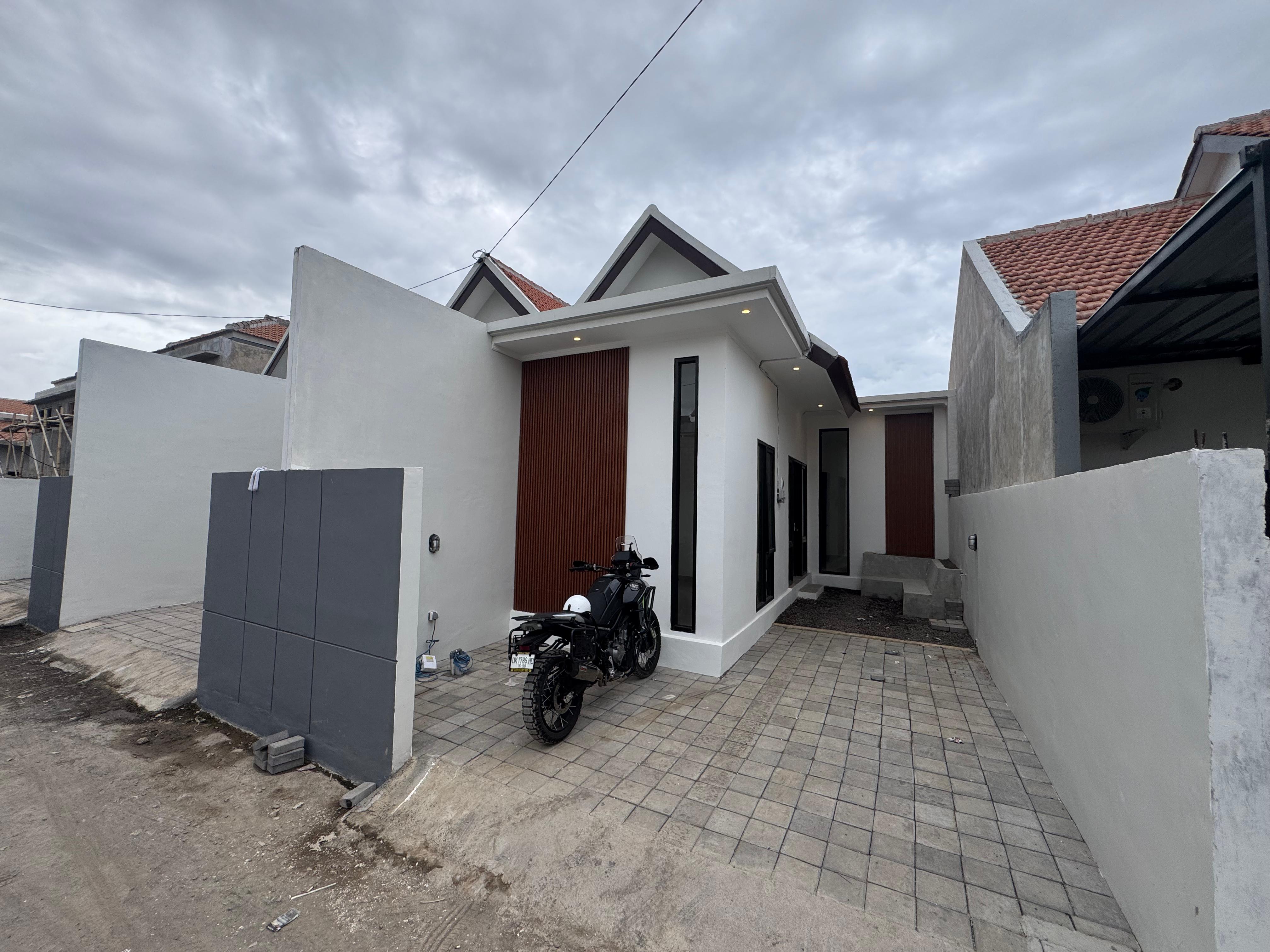 Brand New Semi Villa Renon – 2 KT, Full Furnish, Siap Huni | PRPD408
