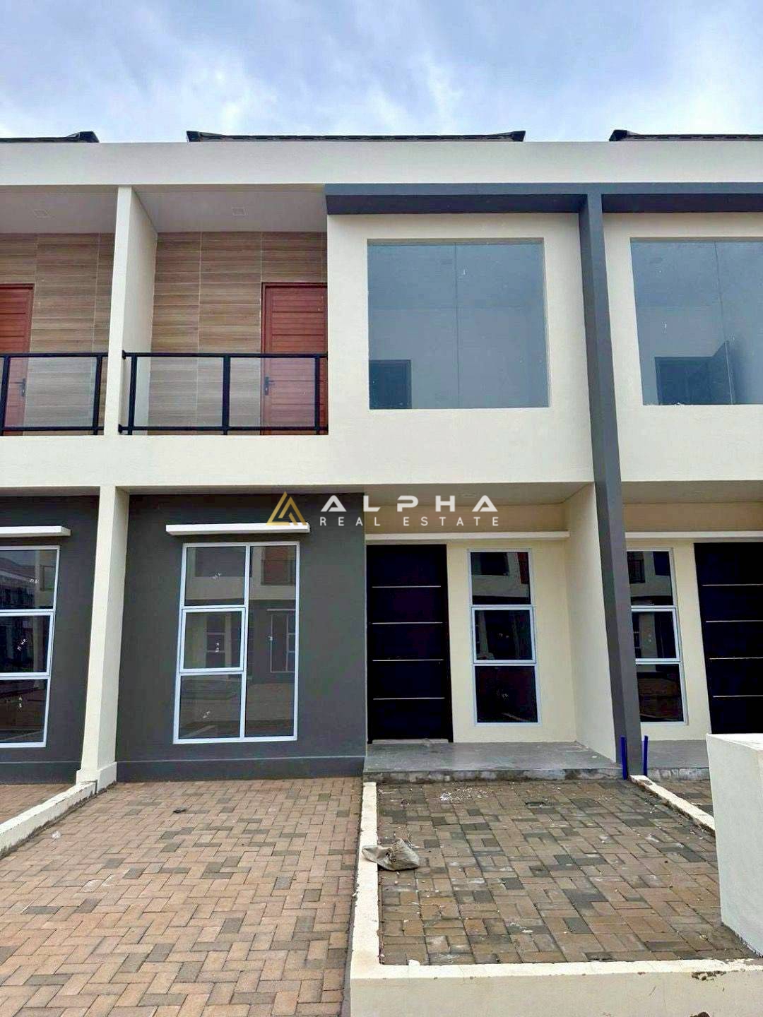 Disewakan Cepat Rumah 2 Lantai 4 Kamar di Golden BCI Residence Bengkong Batam