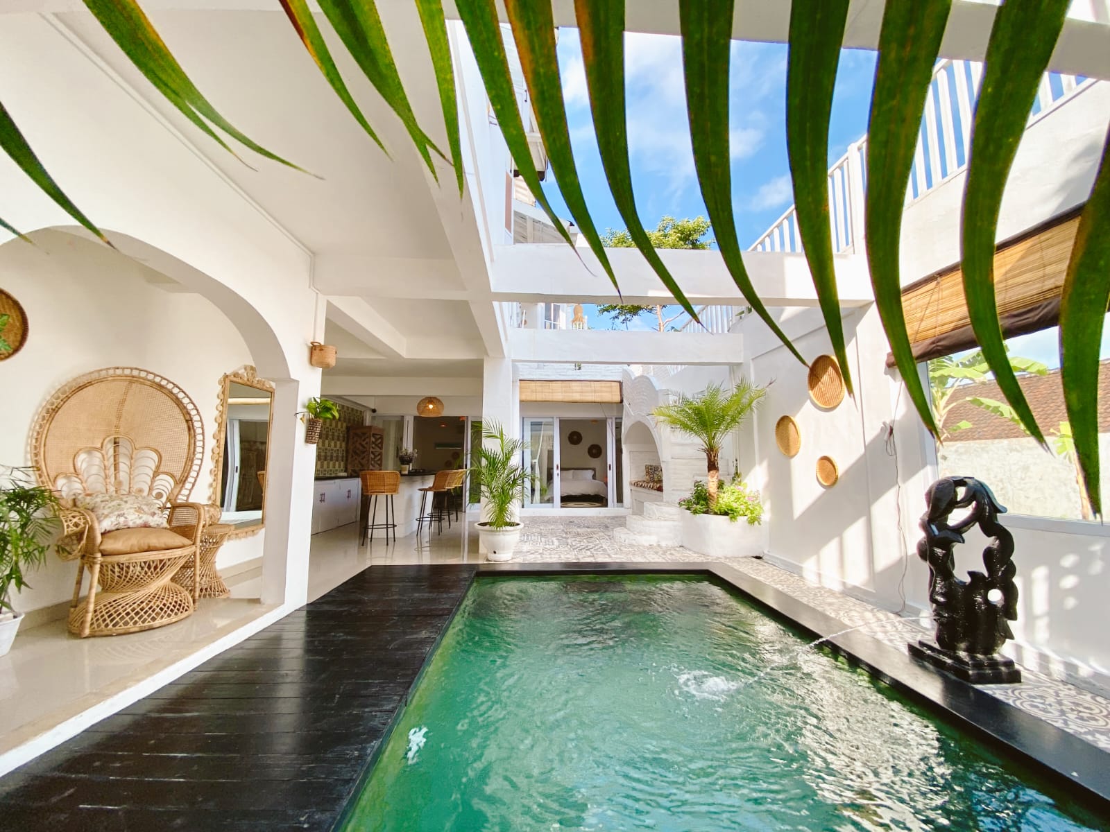 Villa 3 Lantai Fully Furnished di Jantung Seminyak – Dekat Pantai, Rooftop & Private Pool | PRPB103