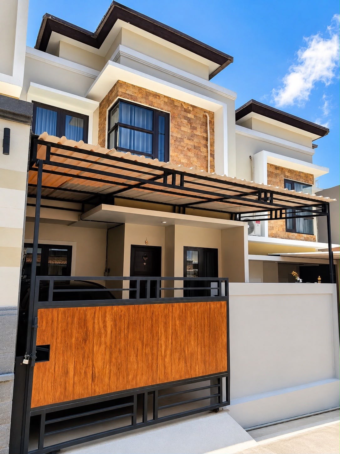 Rumah Modern 2 Lantai dengan Halaman & Garasi di Denpasar | PRPD479