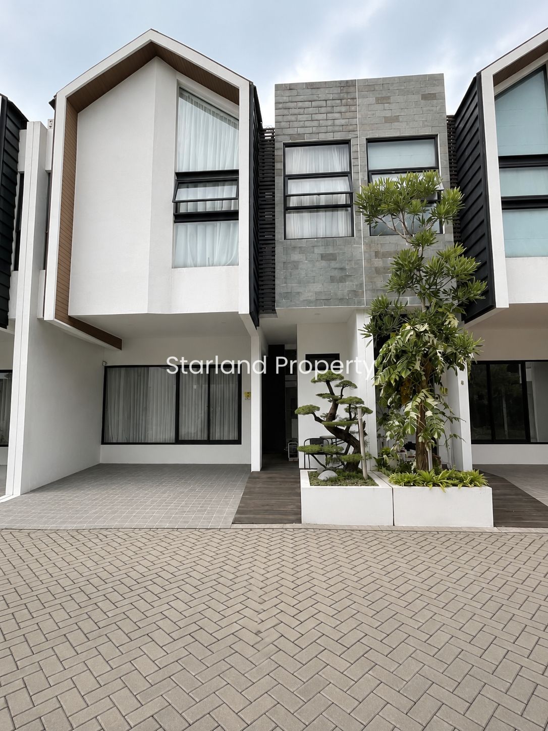 Rumah konsep scandinavian split level di Serua Ciputat