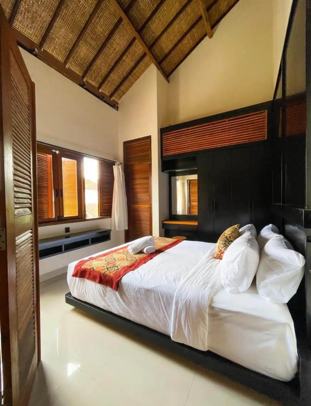 FOR SALE | FREEHOLD VILLA DENGAN SAWAH ABADI DI KEROBOKAN | PRPB101