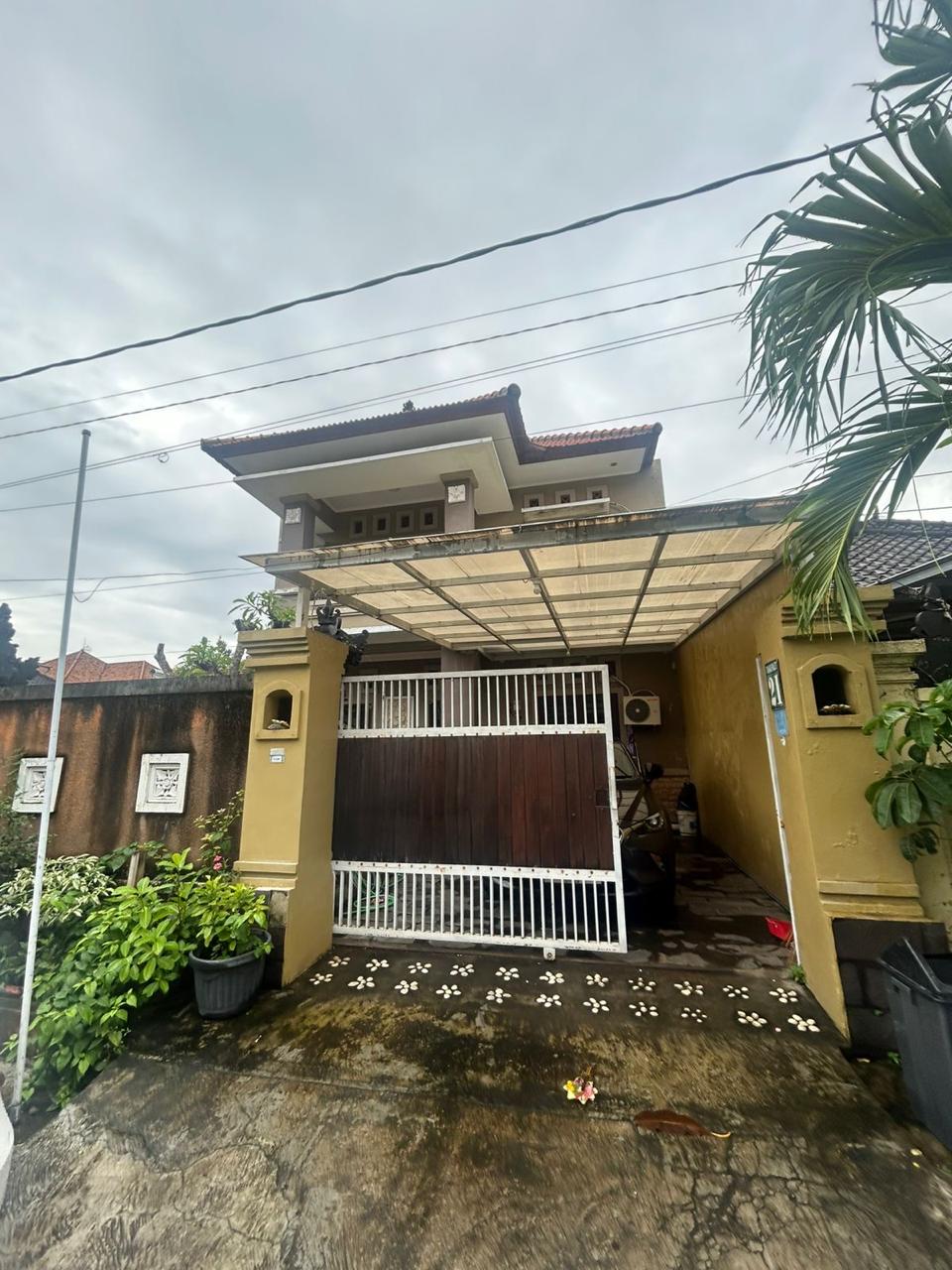Rumah 2 Lantai Luas di Renon – LT 200 m², One Gate System, Lokasi Premium | PRPD503