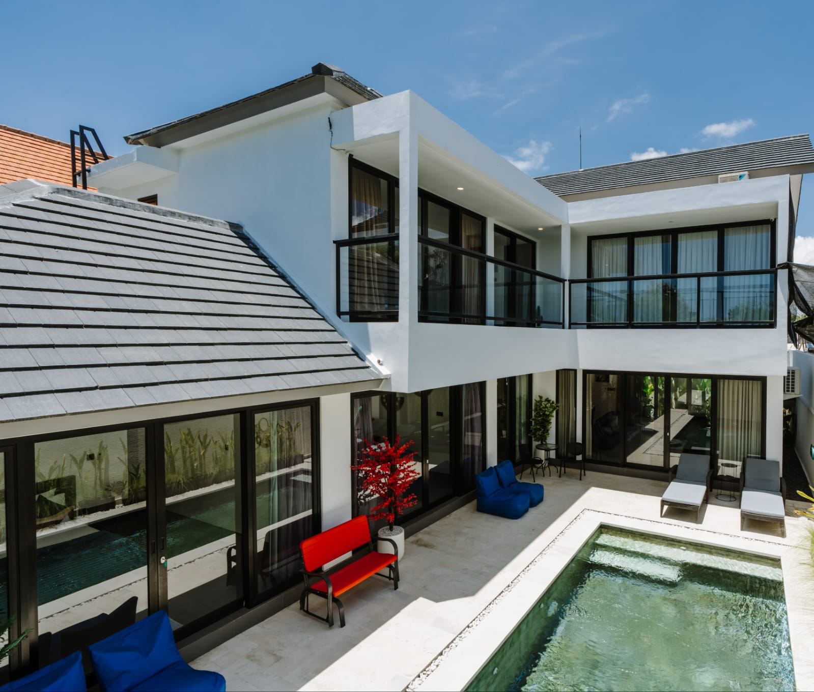Dijual Luxury Villa Fully Furnished - 4 Kamar Tidur Dengan Private Pool 5 Menit ke Beach Club Canggu | PRPC114