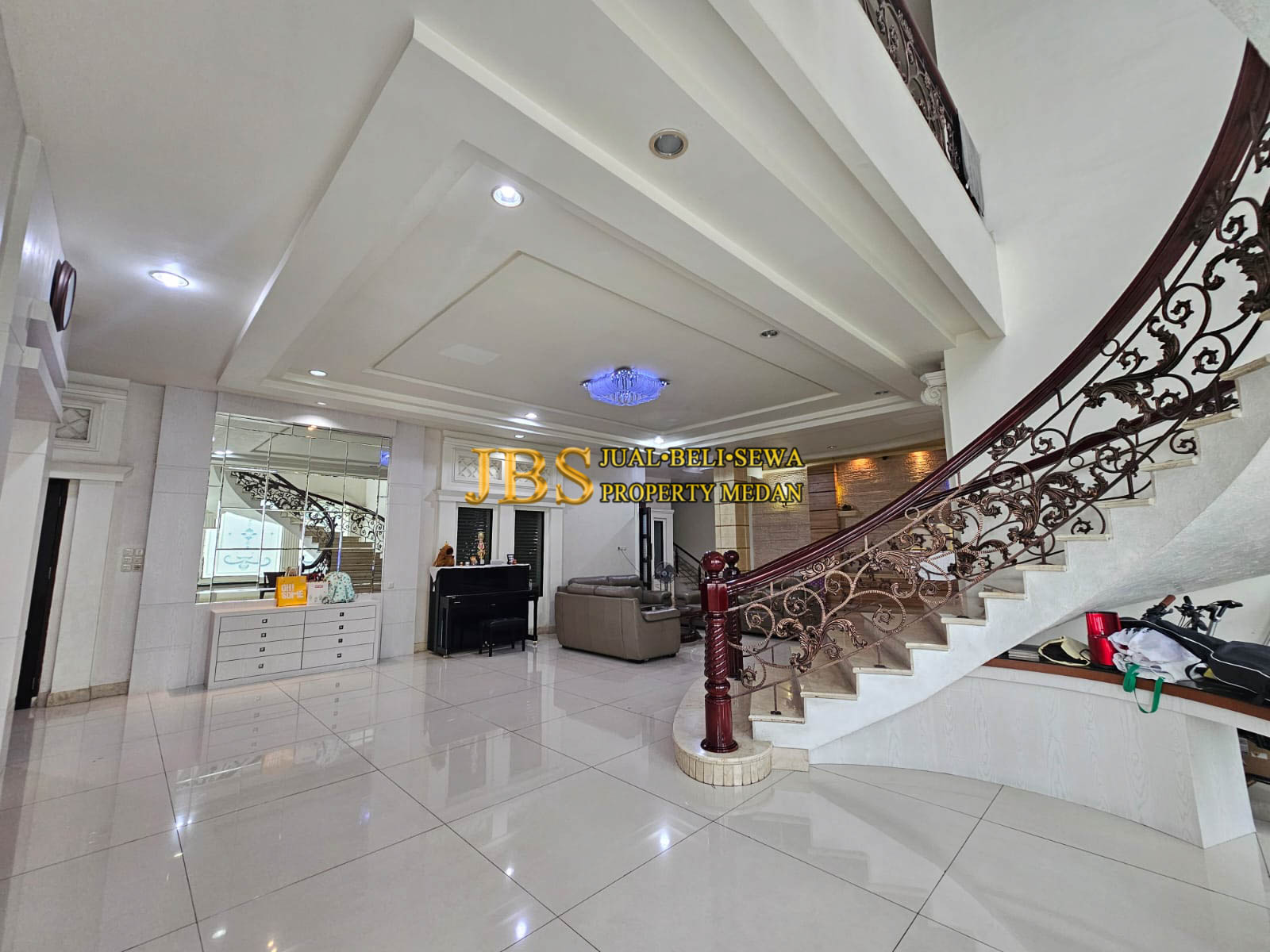 Jual Rumah Hook Siap Huni Full Furnish di Komplek Cemara Asri - Medan