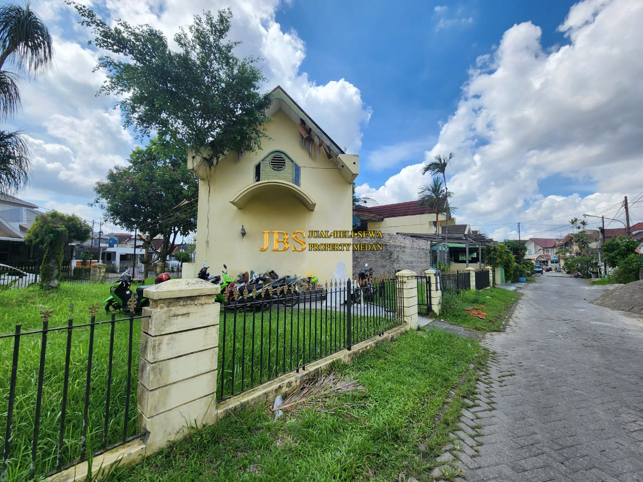 Dijual Cepat! Rumah Hook di Komplek Citra Wisata (Boulevard) Jalan Karya Wisata - Johor