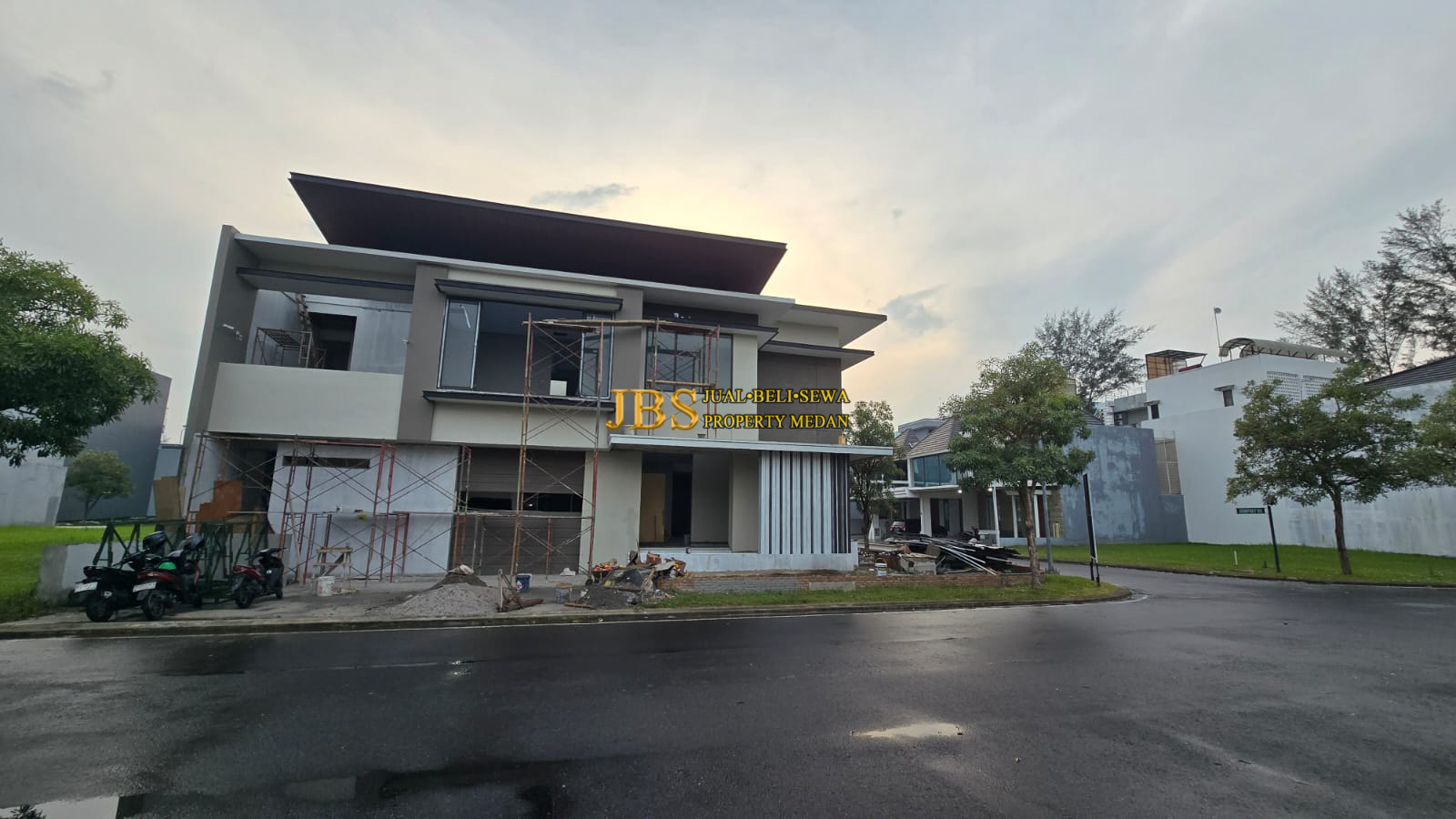 Rumah Hook Siap Huni Dijual di Komplek Citraland Gama City Medan Cluster Dempsey Hill