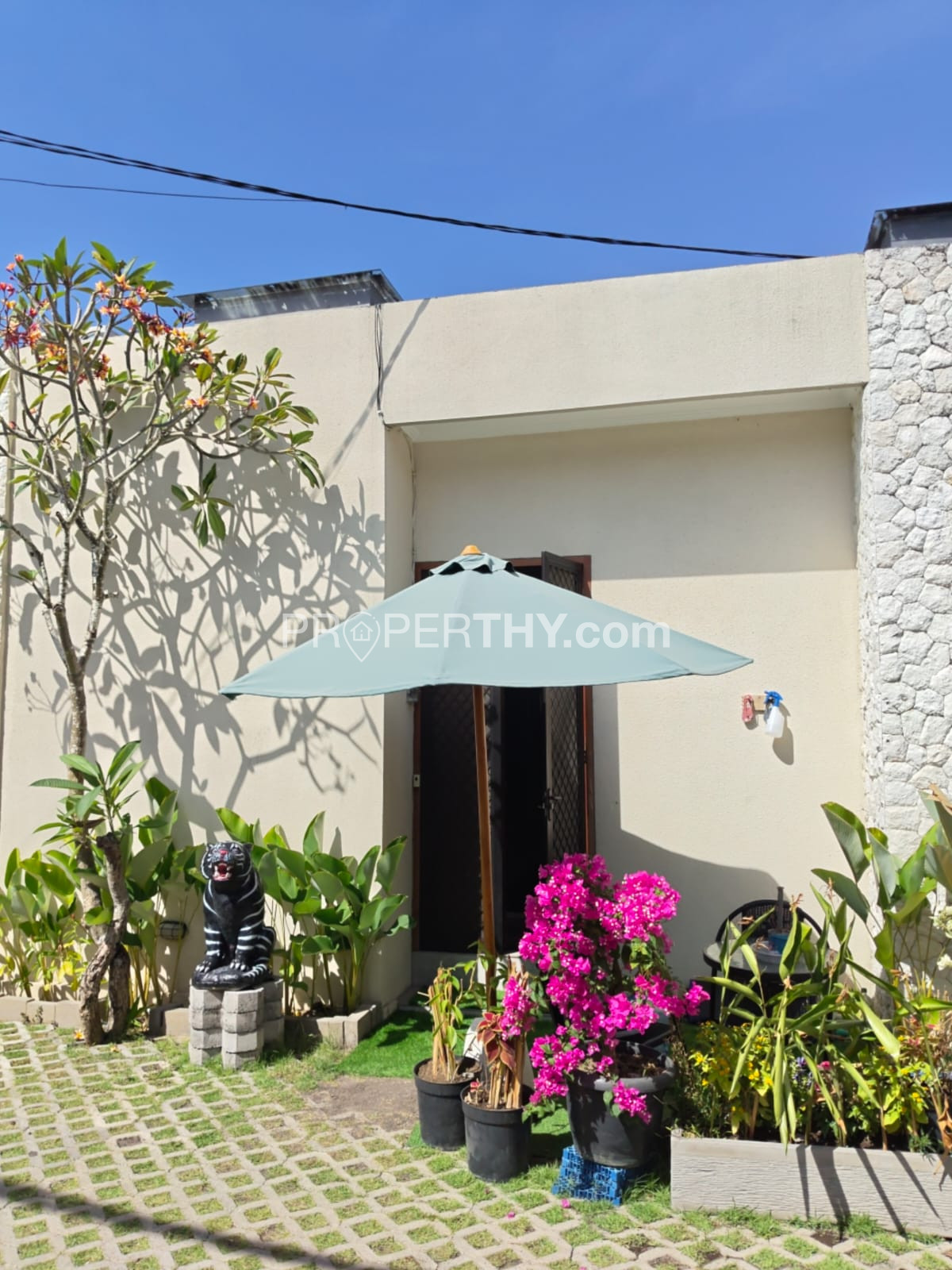 Dijual Villa 1 lantai di Luas Tanah 1 Are dilengkapi Private Pool dan Fully Furnished - 3 menit ke Icon Mall Sanur & 5 Menit ke Pantai | PRPS65