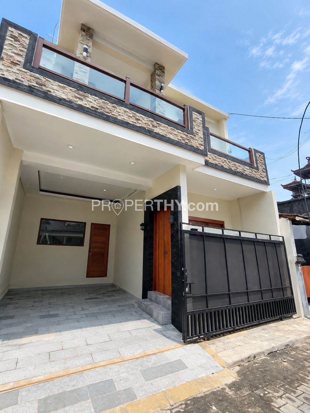 Dijual Rumah Semi Furnished 2 Lantai 4 Kamar di Pemogan – 15 Menit ke Mall Bali Galeria & 20 Menit ke TSM | PRPD555