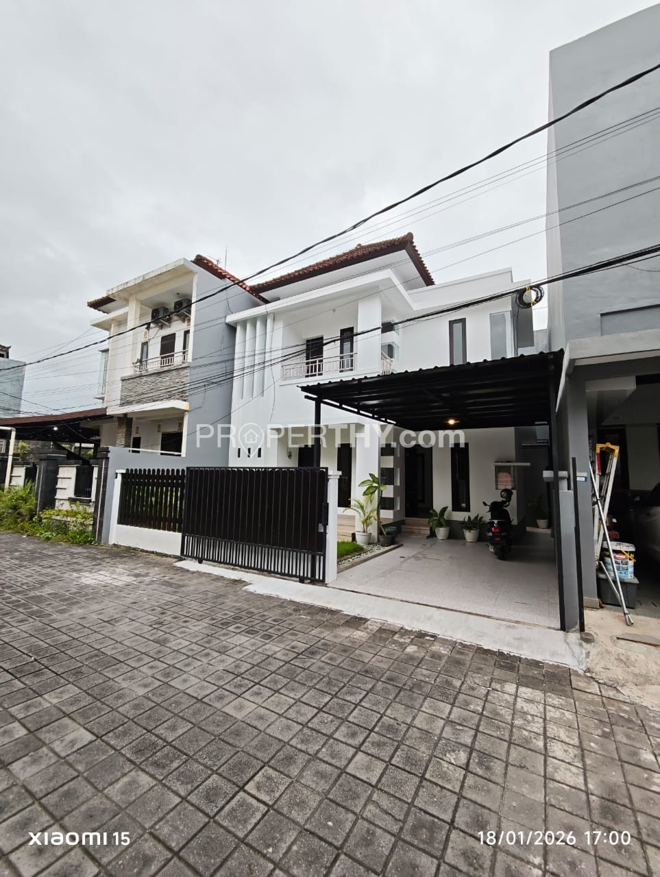 Dijual Rumah Minimalis Siap Huni Luas Tanah 1 Are Dengan 3 Kamar Tidur Sudah One Gate System - 10 Menit ke Kerobokan  | PRPD561