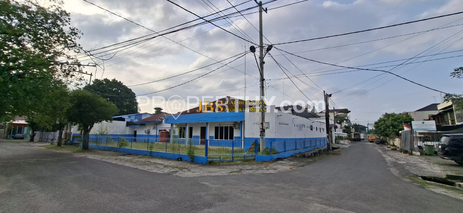 DIJUAL CEPAT! Rumah Hook di Jalan Sei Beras/Jalan Sei Denai - Medan Baru
