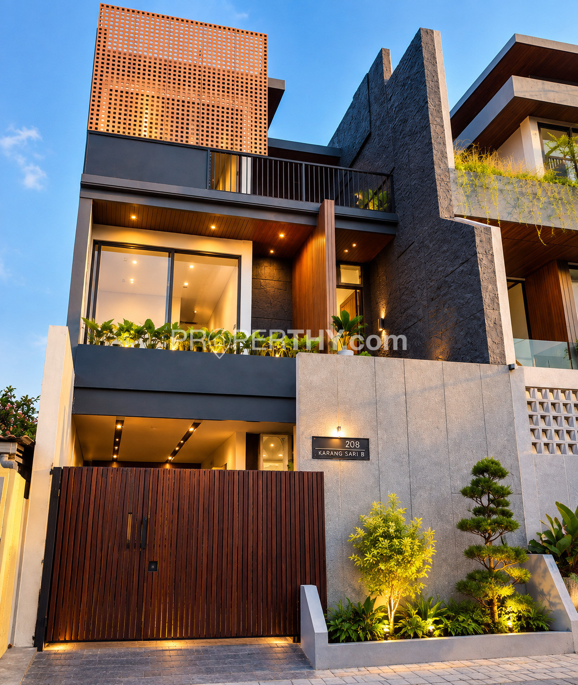 Dijual Rumah Modern 3 Lantai Siap Huni Sudah Semi Furnished, Luas Tanah 1,75 Are Dengan 4 Kamar Tidur - 5 Menit ke Tiara Gatsu & 10 Menit ke RS BaliMed | PRPD575