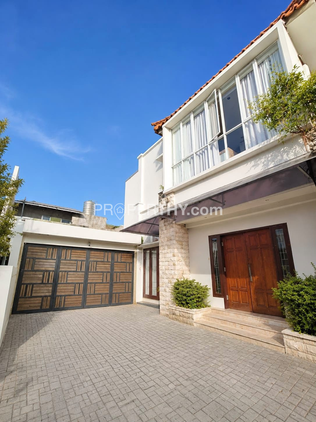 Dijual Villa Fully Furished Siap Huni Luas Tanah 3,26 Are Dengan 4 + 1 Kamar Tidur Dan Sudah One Gate System - 5 Menit ke Pantai Sanur & Icon Mall | PRPS67
