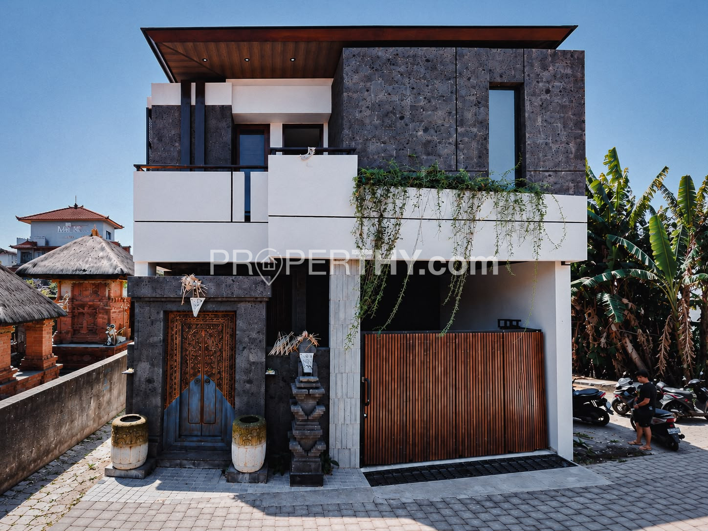 Dijual Rumah Semi Villa Siap Huni Sudah Fully Furnished Luas Tanah 1,15 Are Dengan 3 Kamar Tidur - 5 Menit ke Living World Mall | PRPD578