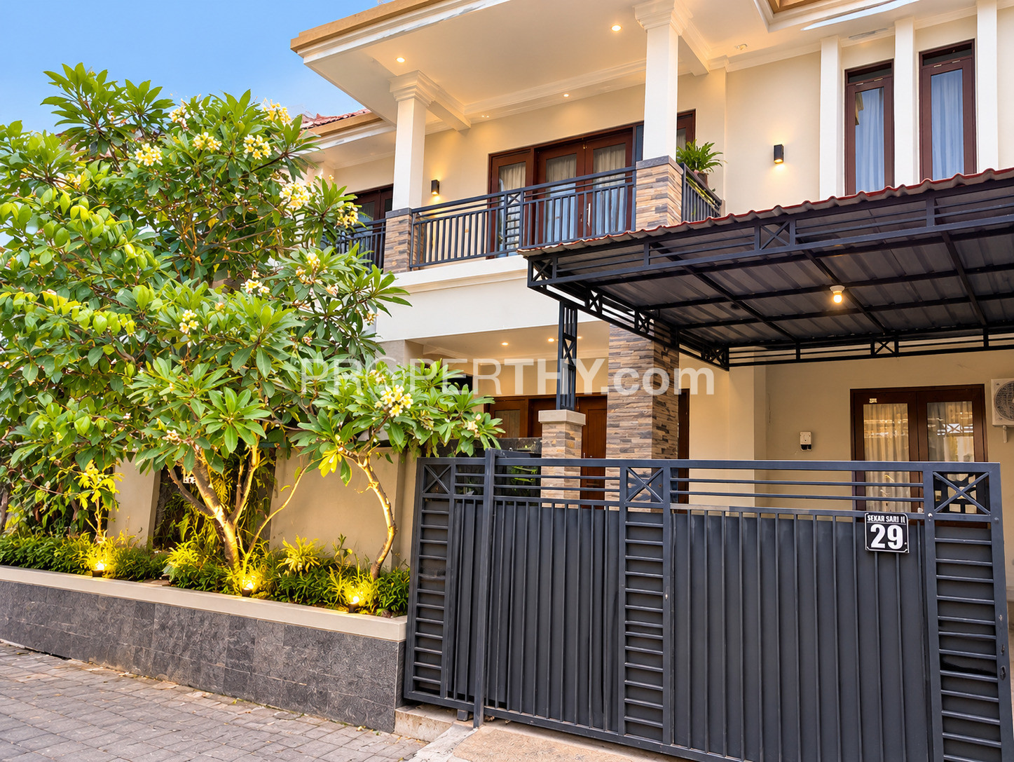 Dijual Rumah 2 Lantai Siap Huni Luas Tanah 1,5 Are Dengan 4 Kamar Tidur SHM & IMB Ready - 10 Menit ke Living World Mall  | PRPD592
