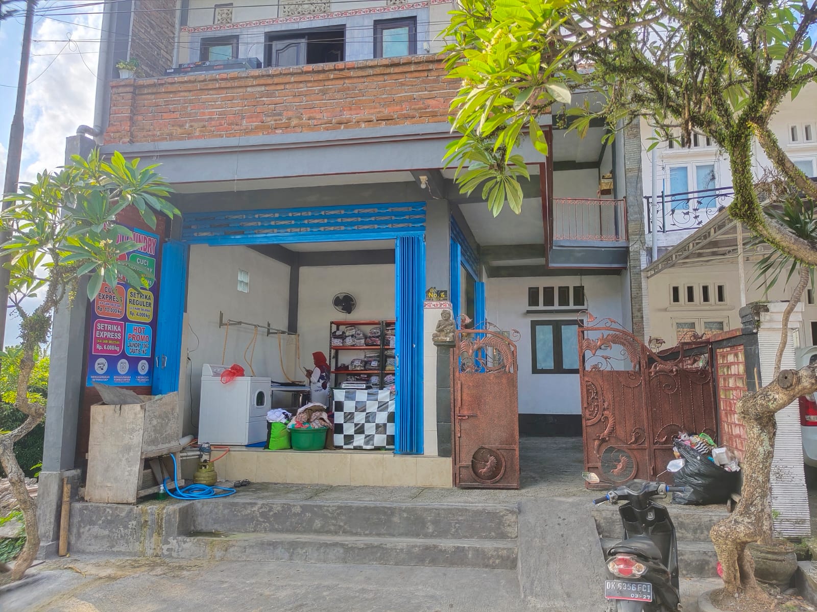 Rumah 3 Lantai + Toko di Dauh Peken Tabanan, Lokasi Strategis & Legalitas Lengkap