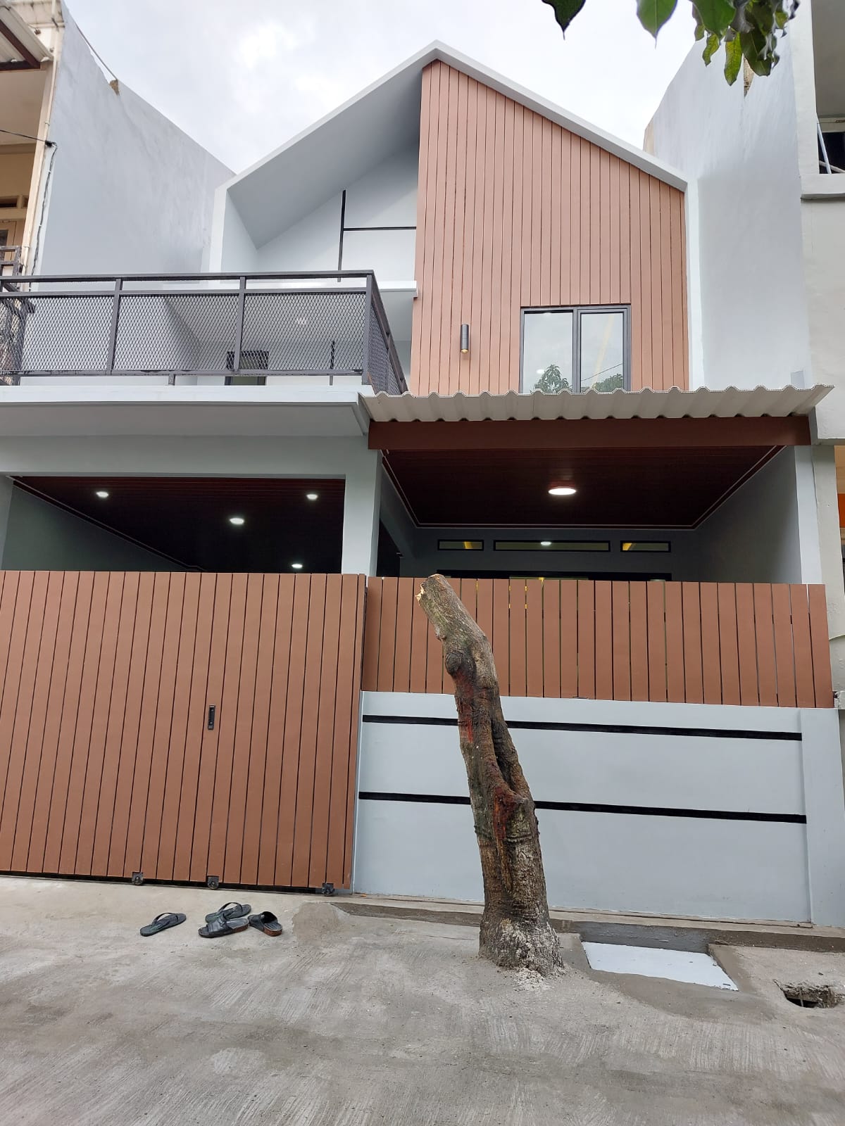 Rumah baru 2 lantai dalam komplek Buana Gardenia Tangerang 