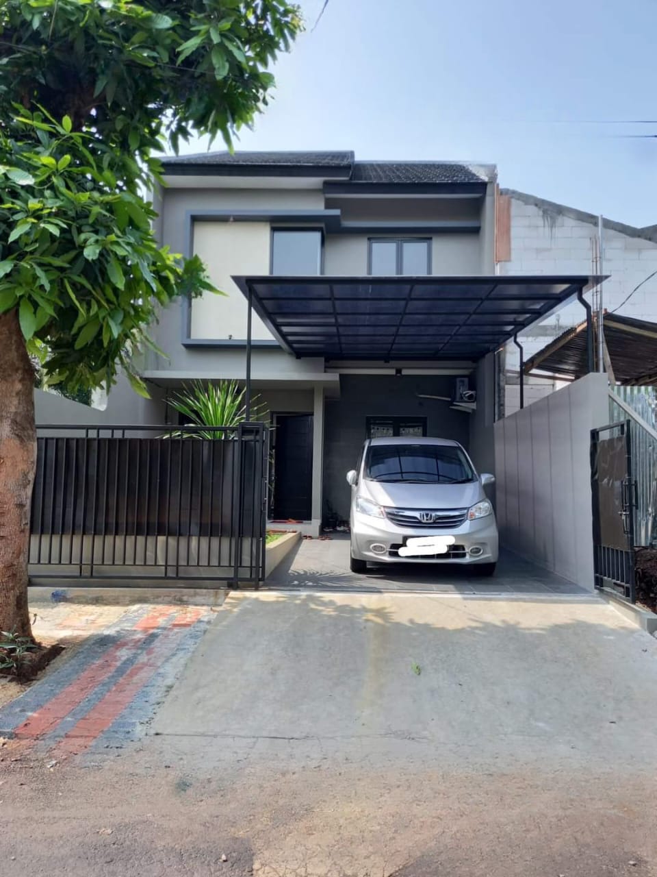 Rumah siap huni dalam komplek besar Mega Cinere Depok 