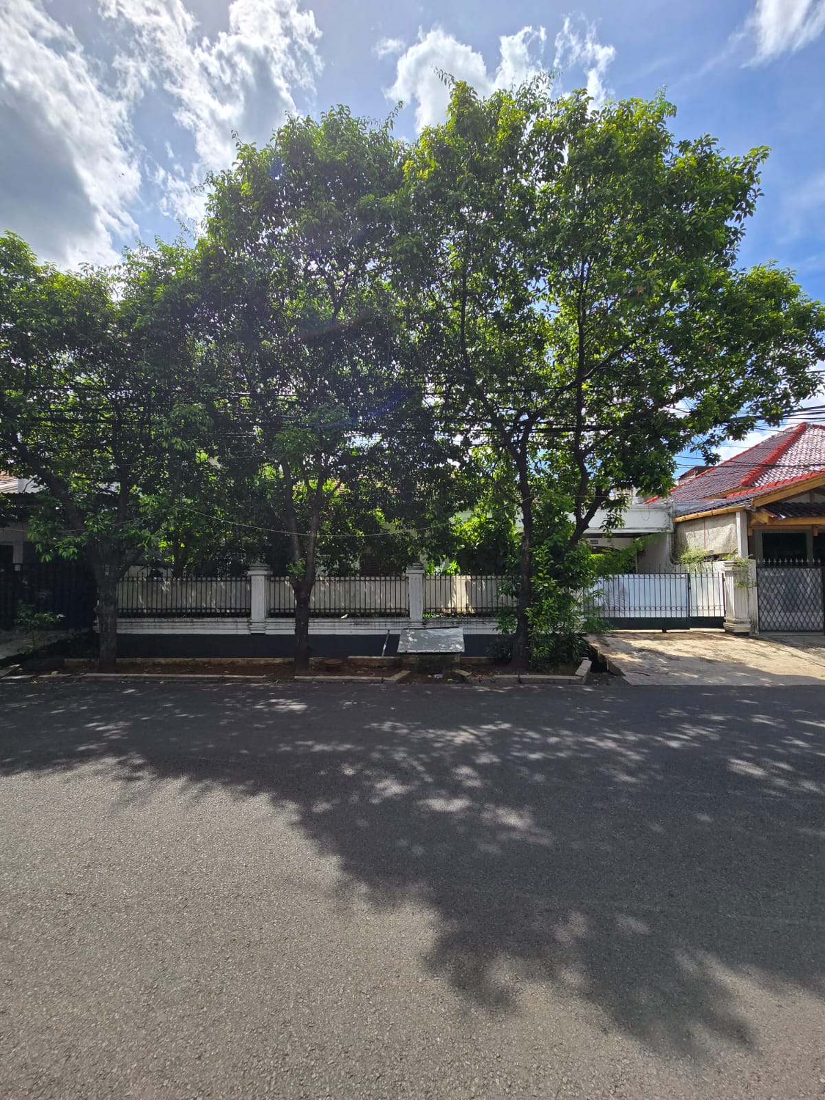 Rumah hitung tanah di Klender Duren Sawit Jaktim 