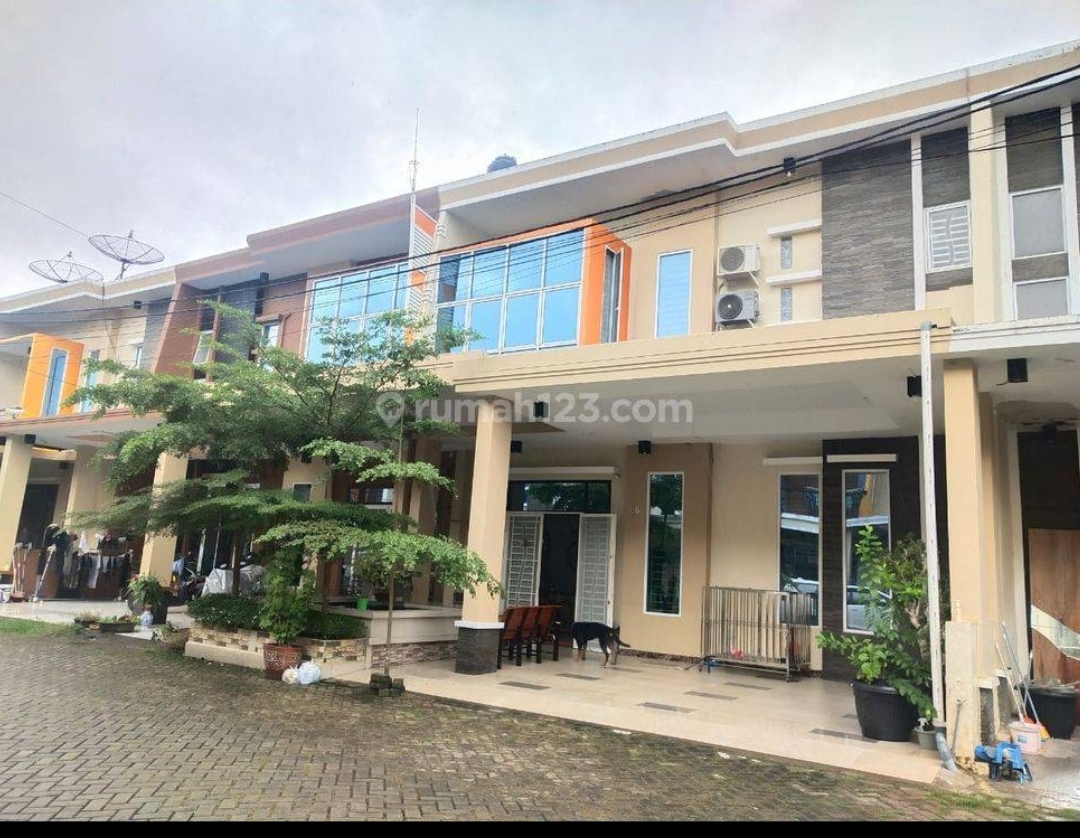 Dijual Rumah Mewah, Full Furnished, Lokasi Lokasi Mewah Grand Perdana Residence Jalan Perdana Pontianak 