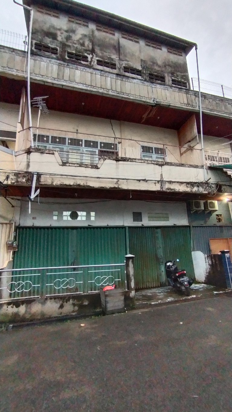 Dijual Ruko Siantan Tengah,2 Gandeng 3 Lantai , Harga Murah 